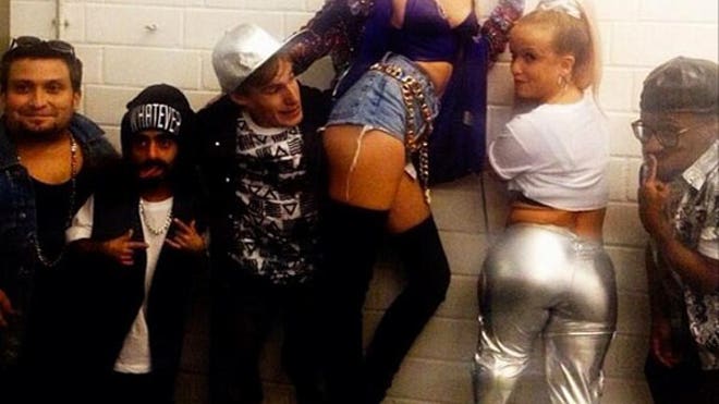 miley-cyrus-purple-top-twerk-ftr